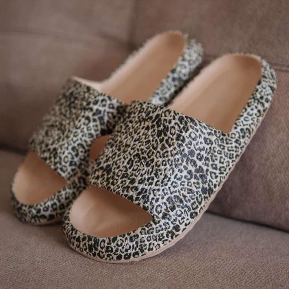 ****** LAST PAIR ****** Leopard Cloud Sandal Slides - Picture 3 of 3